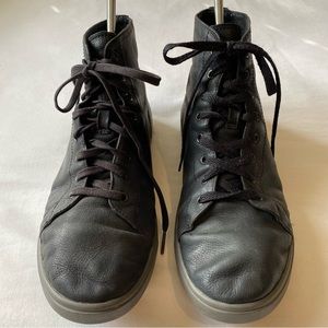 UGG Steiner high tops black leather lace up shoes Mens 9.5 S/N 1013311